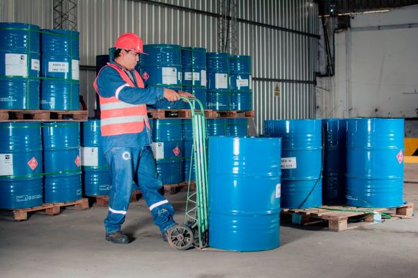 Top solutions d'équipements de manutention pour fûts